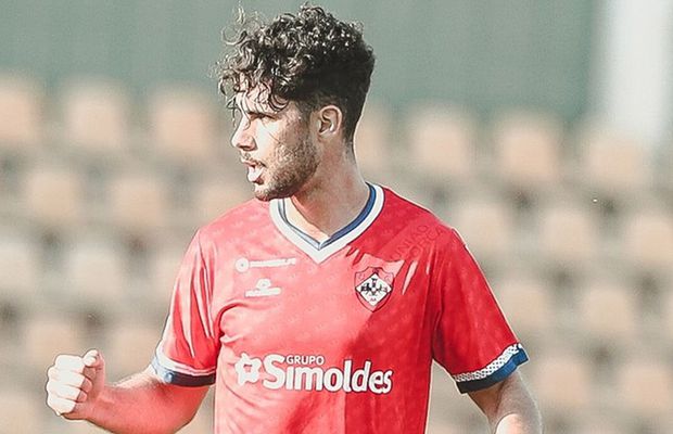 FCU Craiova a prezentat primele două mutări din era Mutu » Fundașul anunțat de GSP a semnat