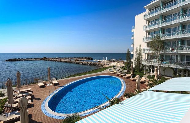 Gigi Becali și-a inaugurat hotelul din Venus » Cât costă o noapte la locația de 5* a patronului FCSB