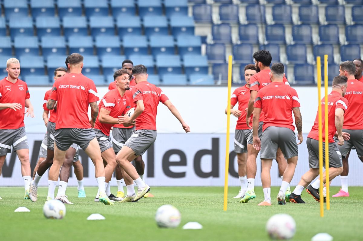 Antrenament și conferință Elveția înainte de meciul cu România