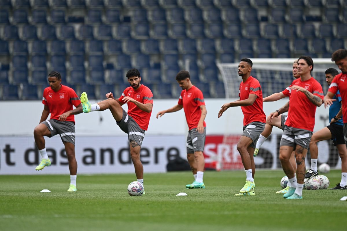 Antrenament și conferință Elveția înainte de meciul cu România