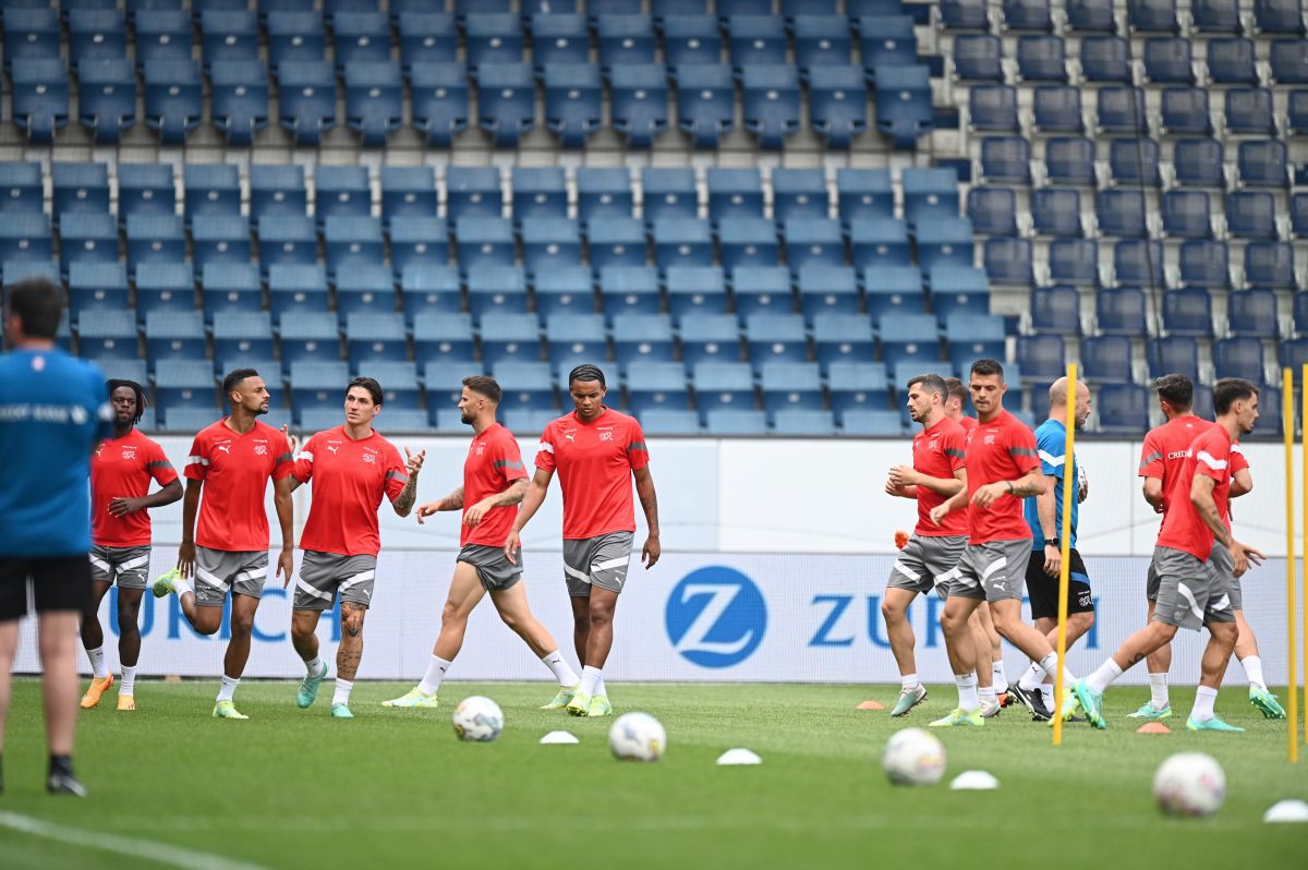 Antrenament și conferință Elveția înainte de meciul cu România