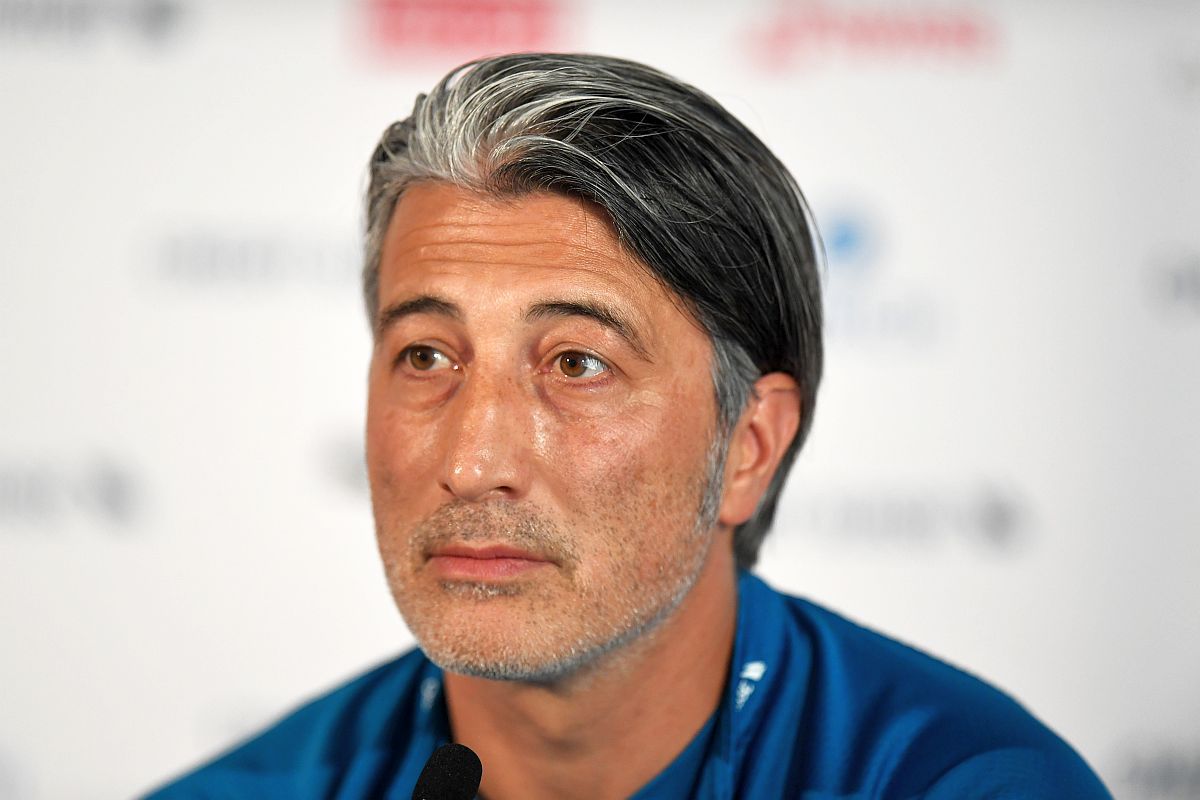 „Trebuie să ne concentrăm și cu echipele mici” » Selecționerul Elveției, tăios la conferință: „Firește că suntem favoriți”