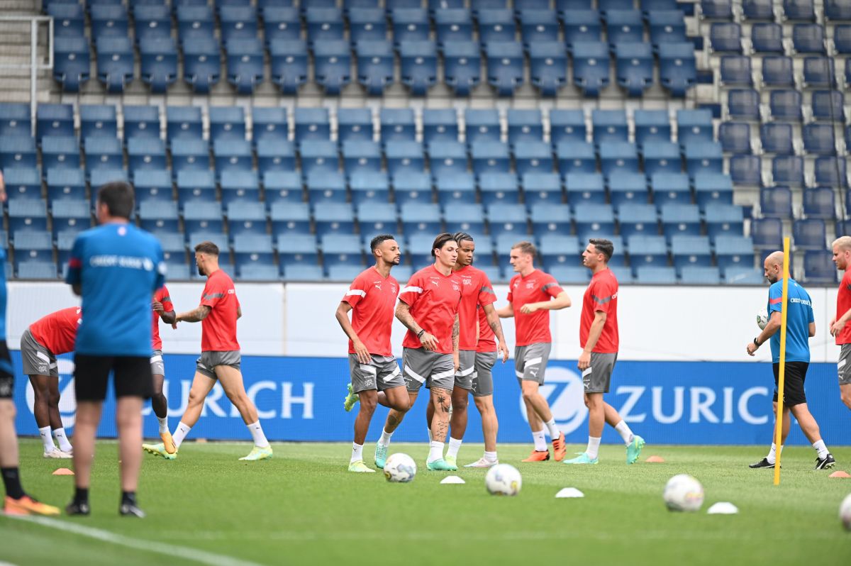 Antrenament și conferință Elveția înainte de meciul cu România