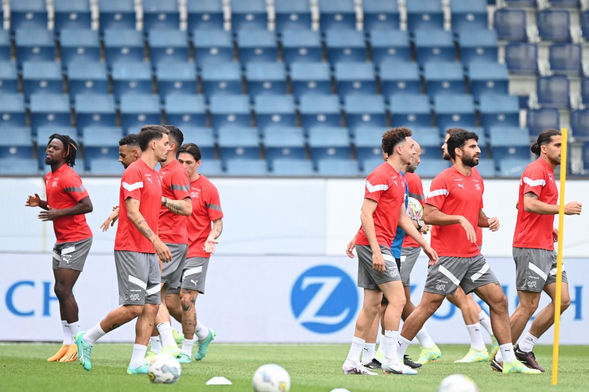 Conferință Edi Iordănescu și Nicolae Stanciu înainte de Elveția - România: „Nu este o bucurie să auzi că adversarii spun că suntem o echipă mică. Avem două opțiuni”