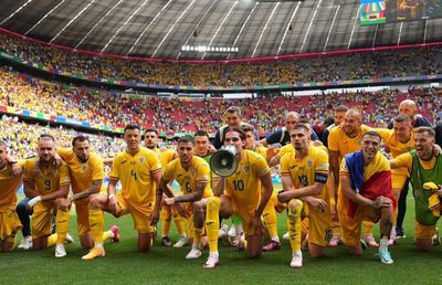 Legendarul fotbalist care ne-a barat cândva drumul spre Euro, mesaj de suflet pentru Ianis Hagi: „Cel mai frumos gol, fani superbi”