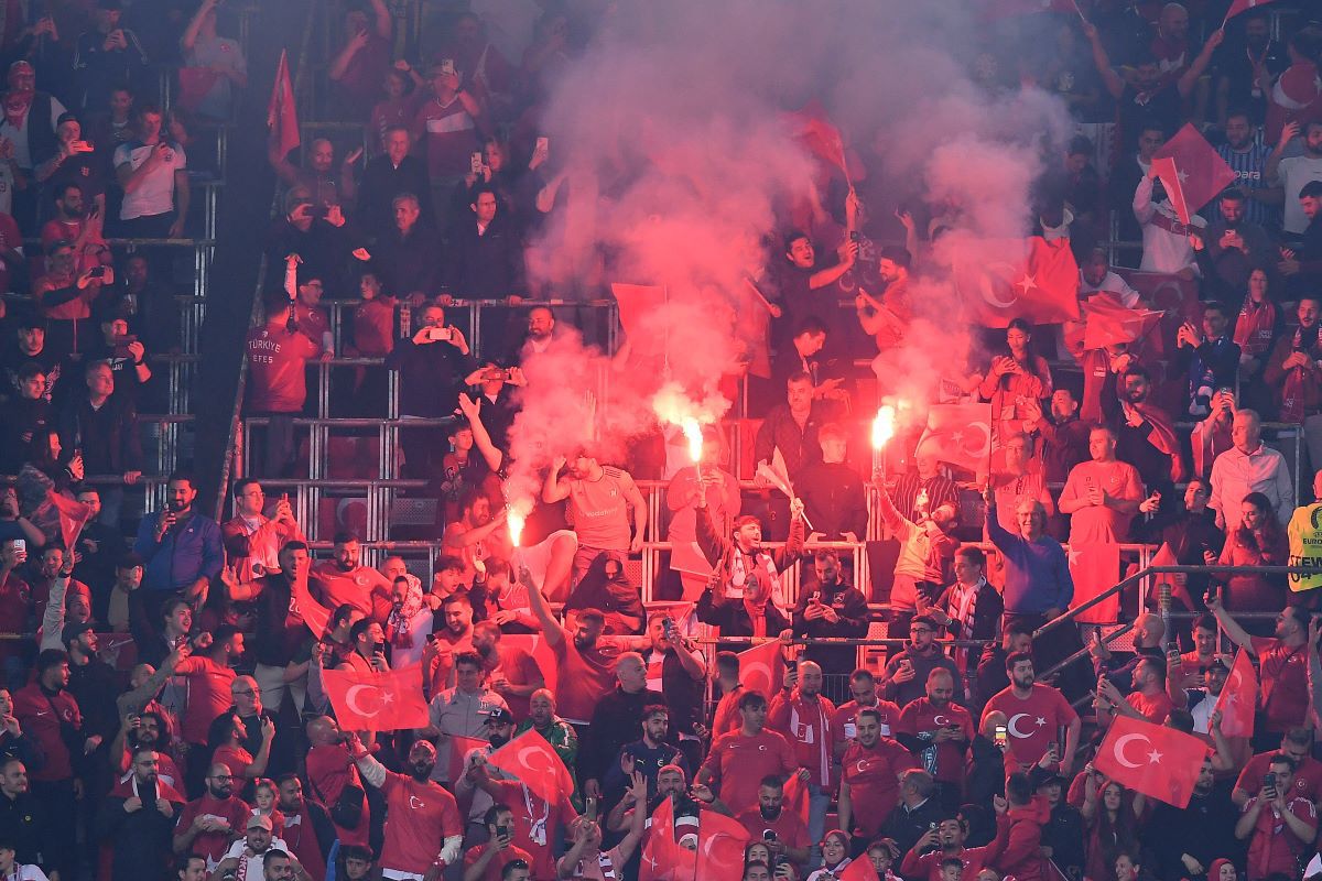 Bătaie generală între fani la Turcia - Georgia » Primele violențe pe un stadion de la EURO 2024