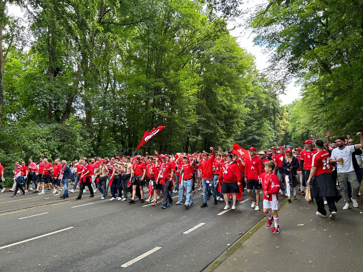Aici vom juca împotriva Belgiei: stadionul la care ajungi prin pădure! » Ponturi de la echipa GSP aflată în Germania: vă vor ajuta enorm și scăpați de un stres