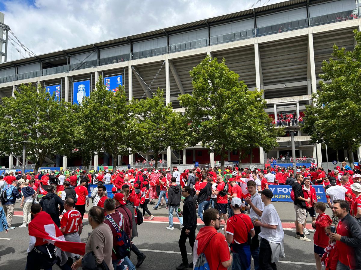 Aici vom juca împotriva Belgiei: stadionul la care ajungi prin pădure! » Ponturi de la echipa GSP aflată în Germania: vă vor ajuta enorm și scăpați de un stres