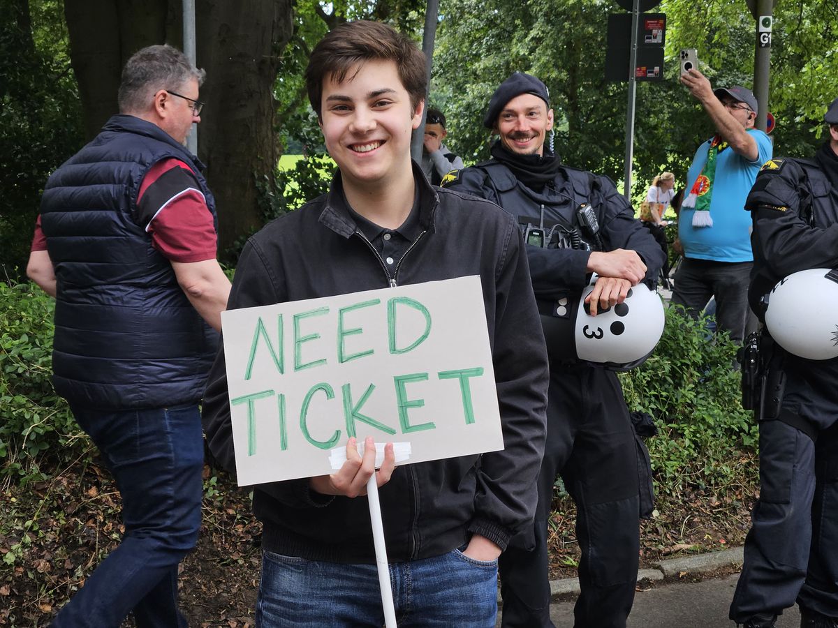 Aici vom juca împotriva Belgiei: stadionul la care ajungi prin pădure! » Ponturi de la echipa GSP aflată în Germania: vă vor ajuta enorm și scăpați de un stres