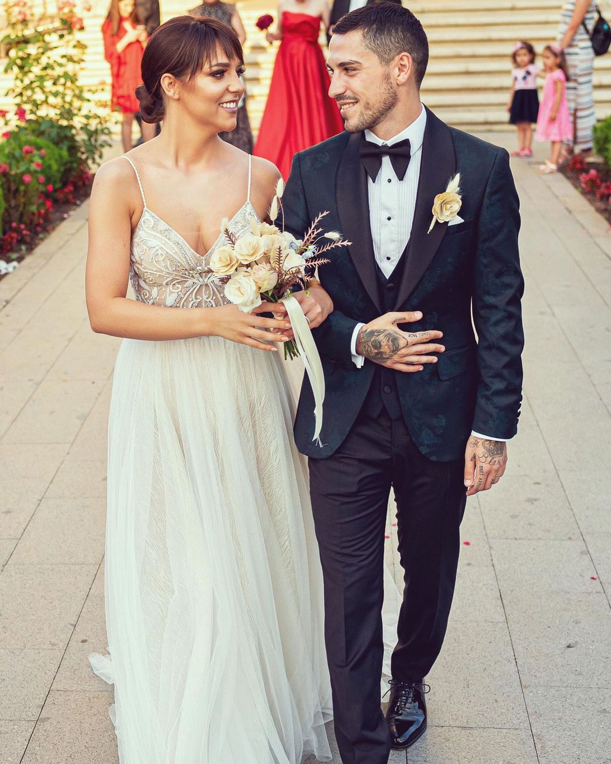 Ea l-a susținut la România - Ucraina » Cine e și ce facultate a absolvit soția lui Stanciu: „Atunci am înțeles ce fel de fată e”