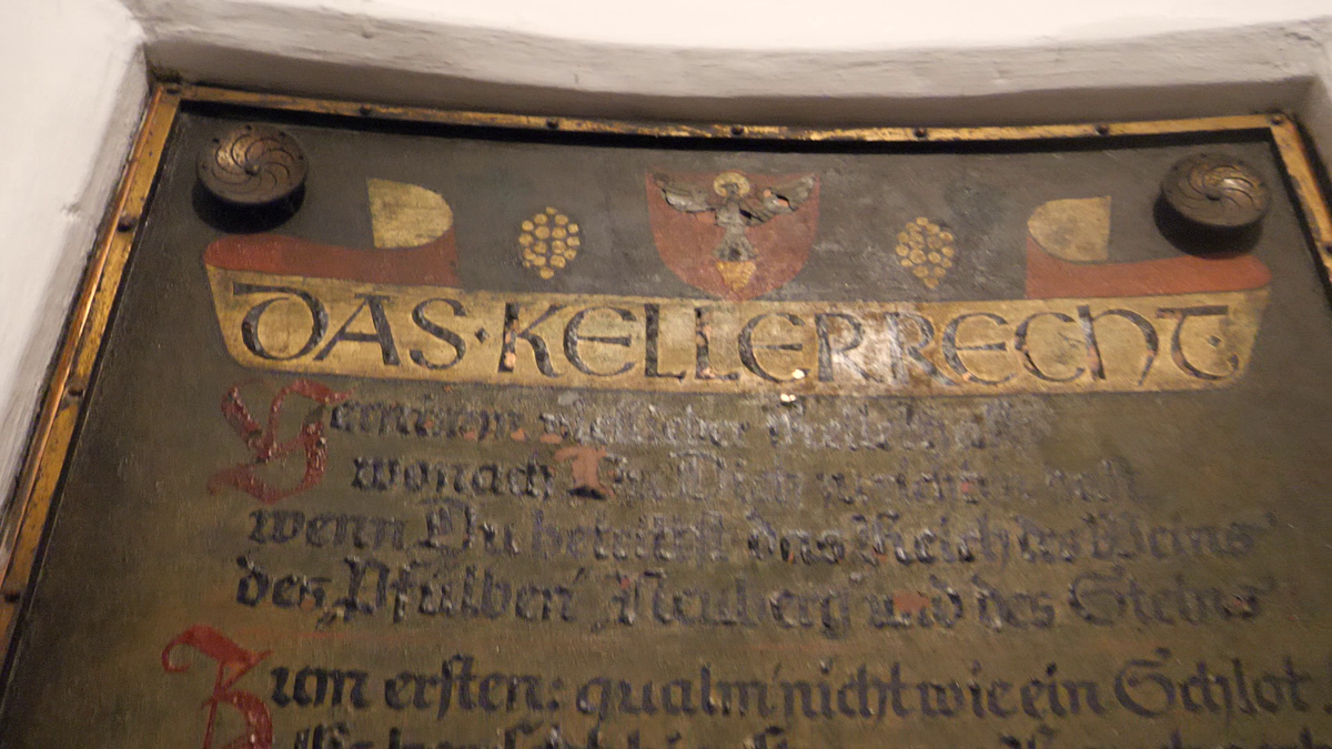 Reporterii GSP, în vizită la o cramă de peste 700 de ani din Würzburg » Cum arată cea mai veche sticlă de vin din lume, care datează de pe vremea lui Shakespeare