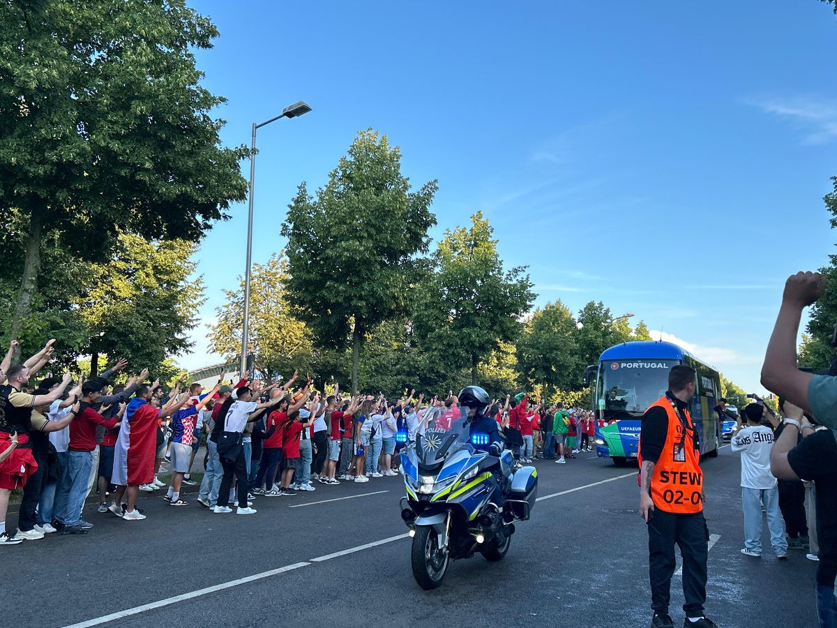 Cristiano-mania la Leipzig! Imagini spectaculoase: „Ronaldo, Ronaldo” a răsunat în preajma stadionului