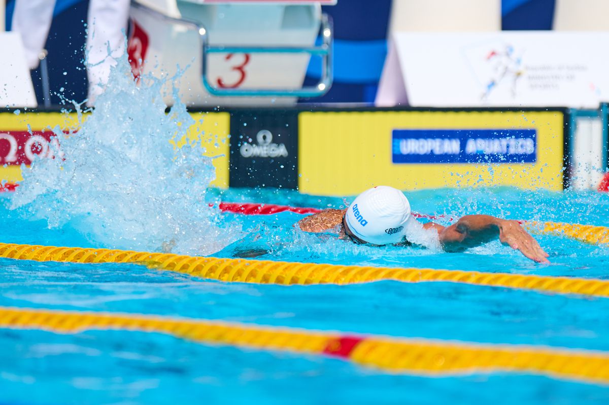 David Popovici s-a calificat în semifinale cu cel mai bun timp la 100 m liber