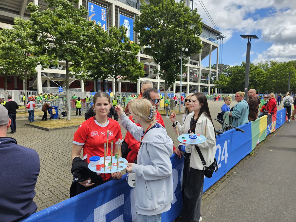 Aici vom juca împotriva Belgiei: stadionul la care ajungi prin pădure! » Ponturi de la echipa GSP aflată în Germania: vă vor ajuta enorm și scăpați de un stres