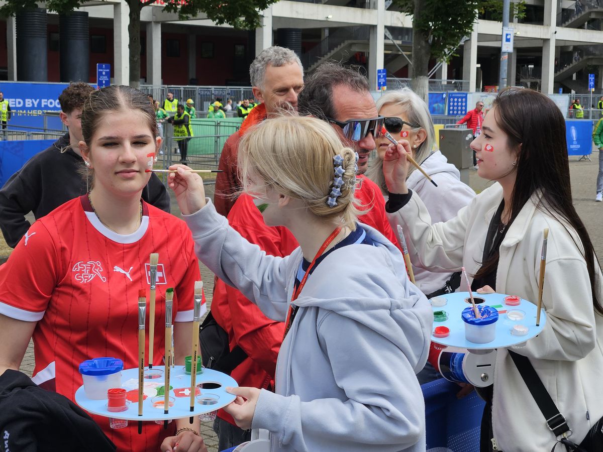 Aici vom juca împotriva Belgiei: stadionul la care ajungi prin pădure! » Ponturi de la echipa GSP aflată în Germania: vă vor ajuta enorm și scăpați de un stres