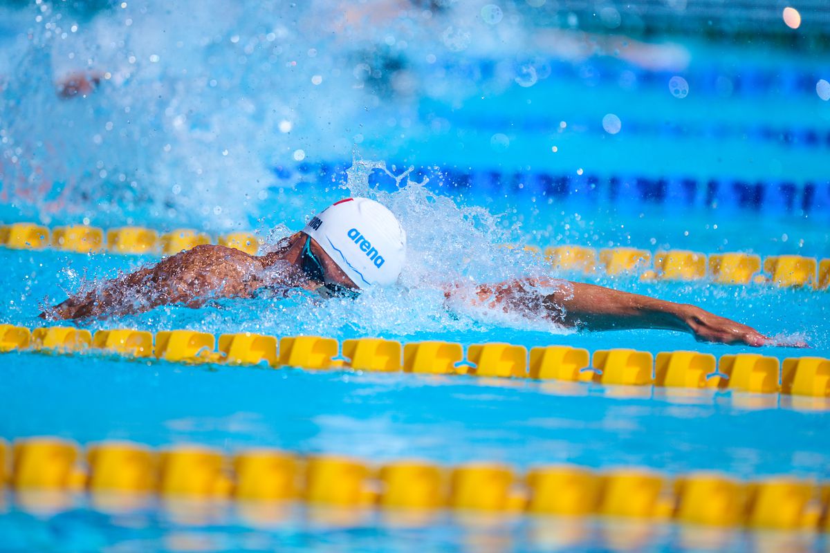 David Popovici s-a calificat în semifinale cu cel mai bun timp la 100 m liber