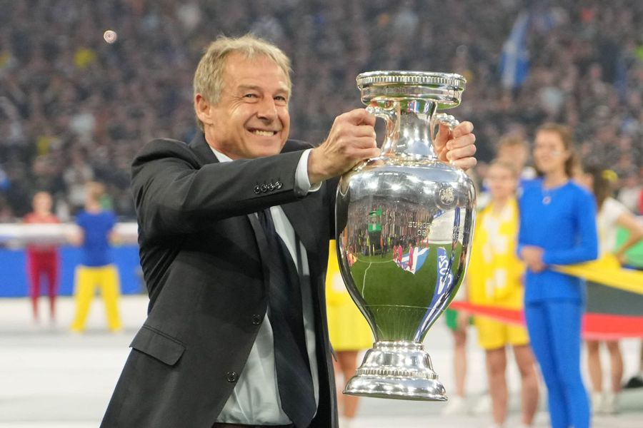 Un fost campion mondial îl susține ferm pe Cristi Chivu: „Soarele va străluci în curând iar și pentru Interul său”