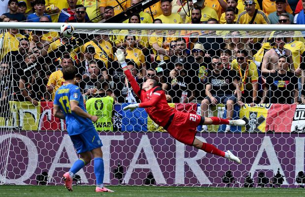 „Racheta” lui Nicolae Stanciu din meciul cu Ucraina candidează la golul primei etape a grupelor Euro 2024. Cu cine concurează reușita căpitanului României!