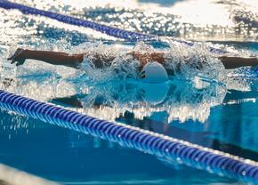 Denis Popescu s-a calificat în finala probei de 50 m fluture la Campionatele Europene în bazin scurt