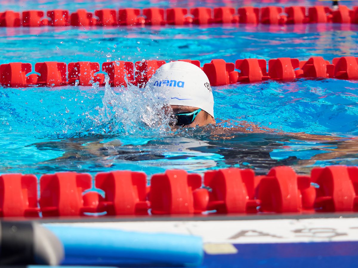 David Popovici s-a calificat în semifinale cu cel mai bun timp la 100 m liber