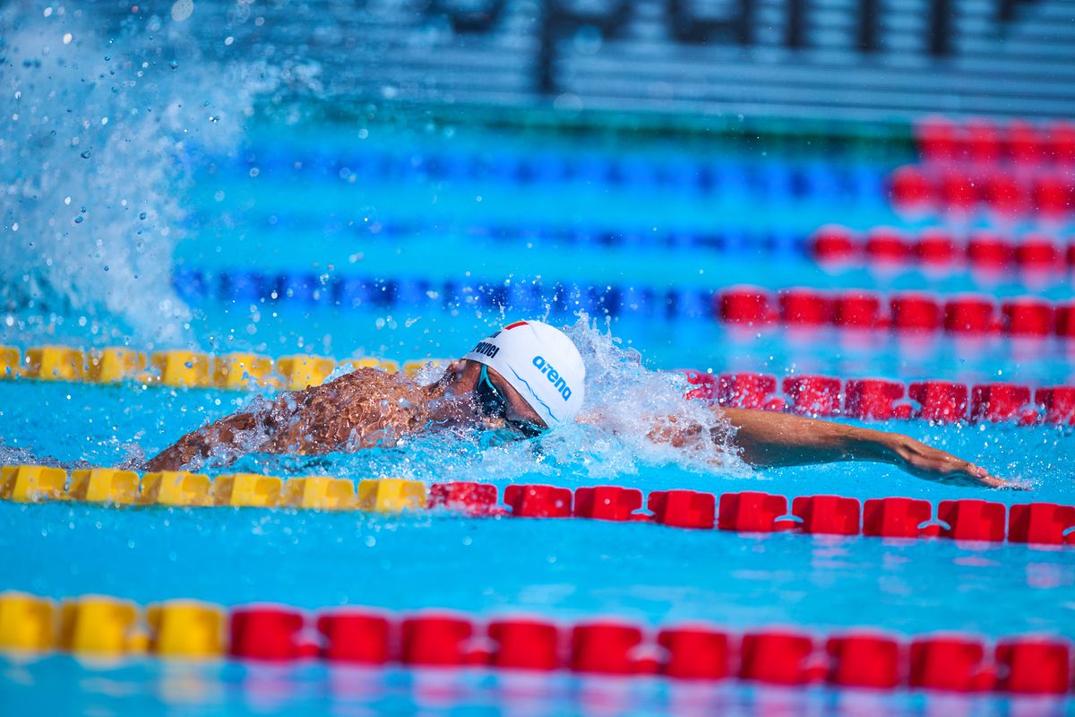 David Popovici s-a calificat în semifinale cu cel mai bun timp la 100 m liber