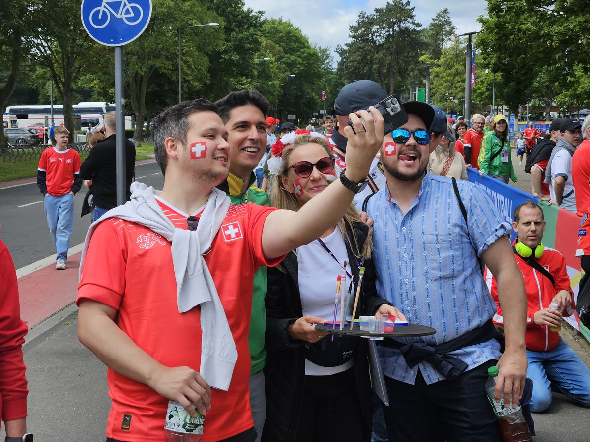 Aici vom juca împotriva Belgiei: stadionul la care ajungi prin pădure! » Ponturi de la echipa GSP aflată în Germania: vă vor ajuta enorm și scăpați de un stres