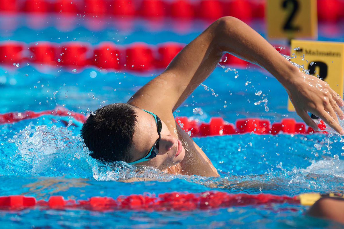 David Popovici s-a calificat în semifinale cu cel mai bun timp la 100 m liber