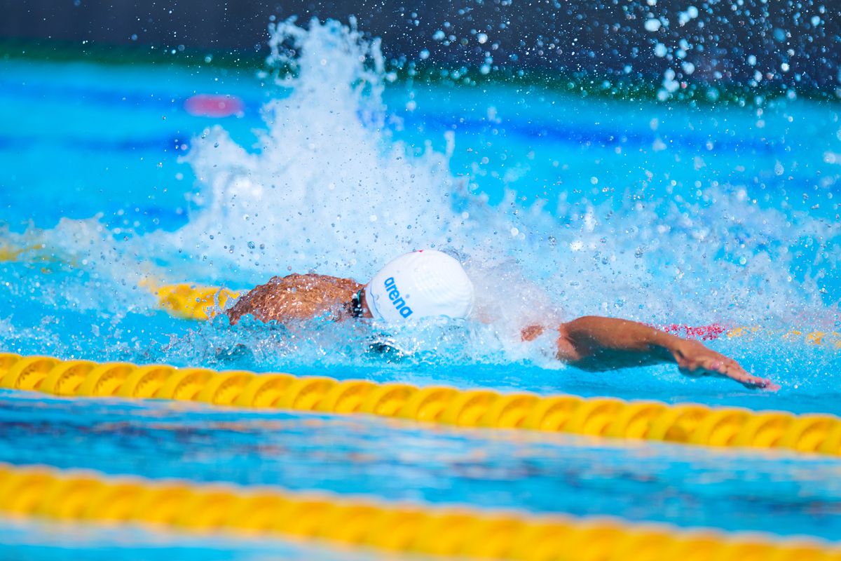 David Popovici s-a calificat cu primul timp în finala probei de 100 metri liber la Campionatele Europene de la Belgrad