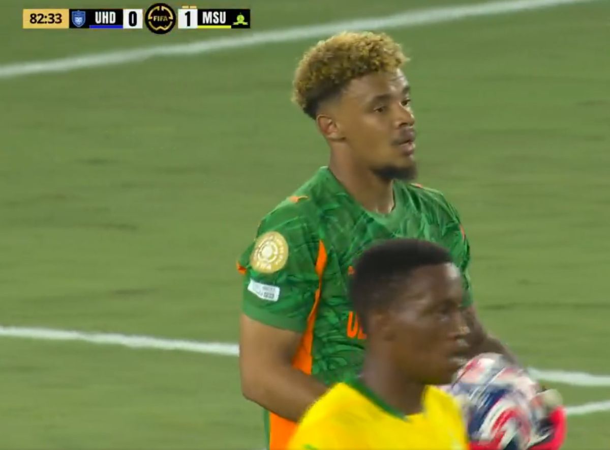 Ronwen William (Mamelodi Sundowns) este primul portar penalizat de noua regulă a celor 8 secunde