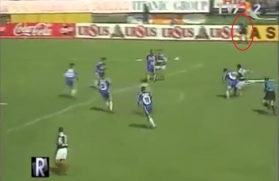 Mărturie incredibilă a arbitrului care i-a interzis titlul lui Mircea Lucescu, în 1998: „Jur! Asta i-am spus lui Copos!” + Povestea golului anulat eronat, dezvăluită după 27 de ani: „Rapidul nu prea-mi plăcea!”