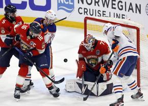Cupa Stanley avariată, după ce Florida Panthers și-a adjudecat al doilea titlu NHL din istorie