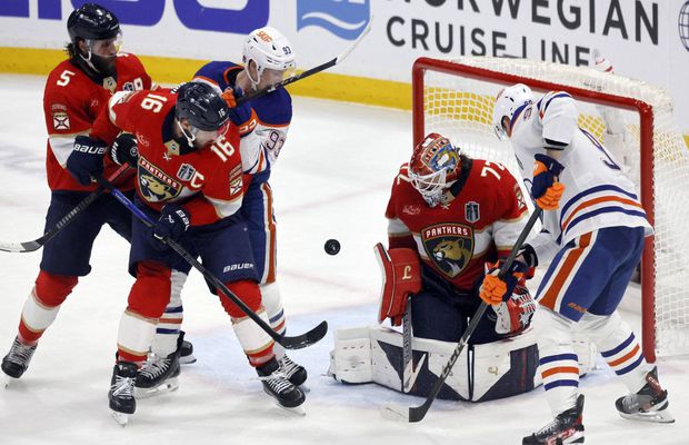 Cupa Stanley avariată, după ce Florida Panthers și-a adjudecat al doilea titlu NHL din istorie