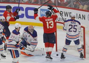 Lumea hocheiului a așteptat așa ceva 103 ani. Meciul decisiv al finalei NHL a intrat în istorie