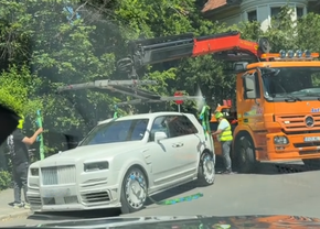 I-au ridicat Rolls-ul lui Mirel Rădoi » Imaginile cu mașina de 700.000 de euro s-au viralizat: „Îmi pare rău, băietu'!”
