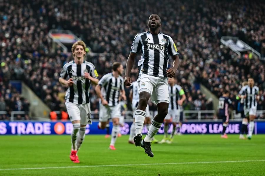 Yoane Wissa la Newcastle // Foto: Instagram „Mi-au spus că am ochii arși” » Atacantul care a înscris împotriva Portugaliei, atacat în 2021 cu acid de o femeie