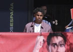 Lamine Yamal a scăpat la mustață de-o amendă! » Extrema Barcelonei, surprinsă într-un local