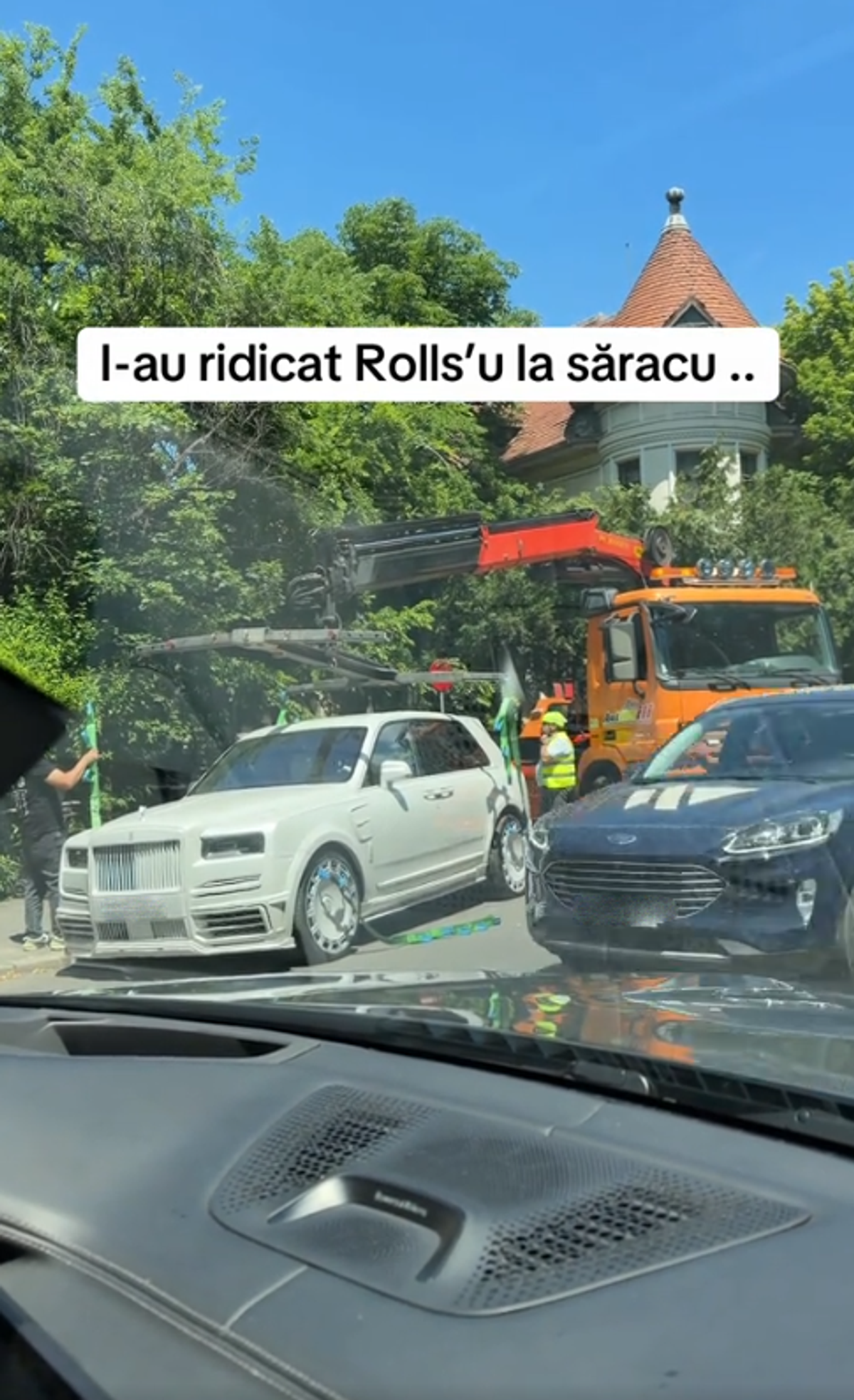 I-au ridicat Rolls-ul lui Mirel Rădoi » Imaginile cu mașina de 700.000 de euro s-au viralizat: „Îmi pare rău, băietu'!”