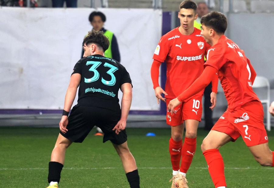 Răzvan Radu, numărul 33, a înfruntat-o pe Dinamo în duelul din Cupa României / Foto: Gazeta Sporturilor Dinamo a bifat transferul #3 » Se pregătește pentru cantonament