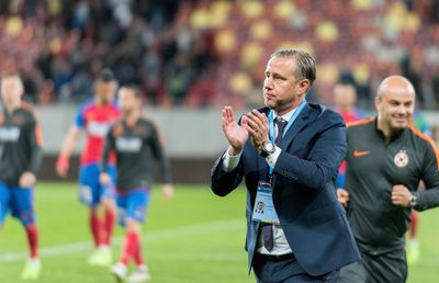 Salariul real pe care îl câștiga Laurențiu Reghecampf la FCSB + Minciuna lui Becali