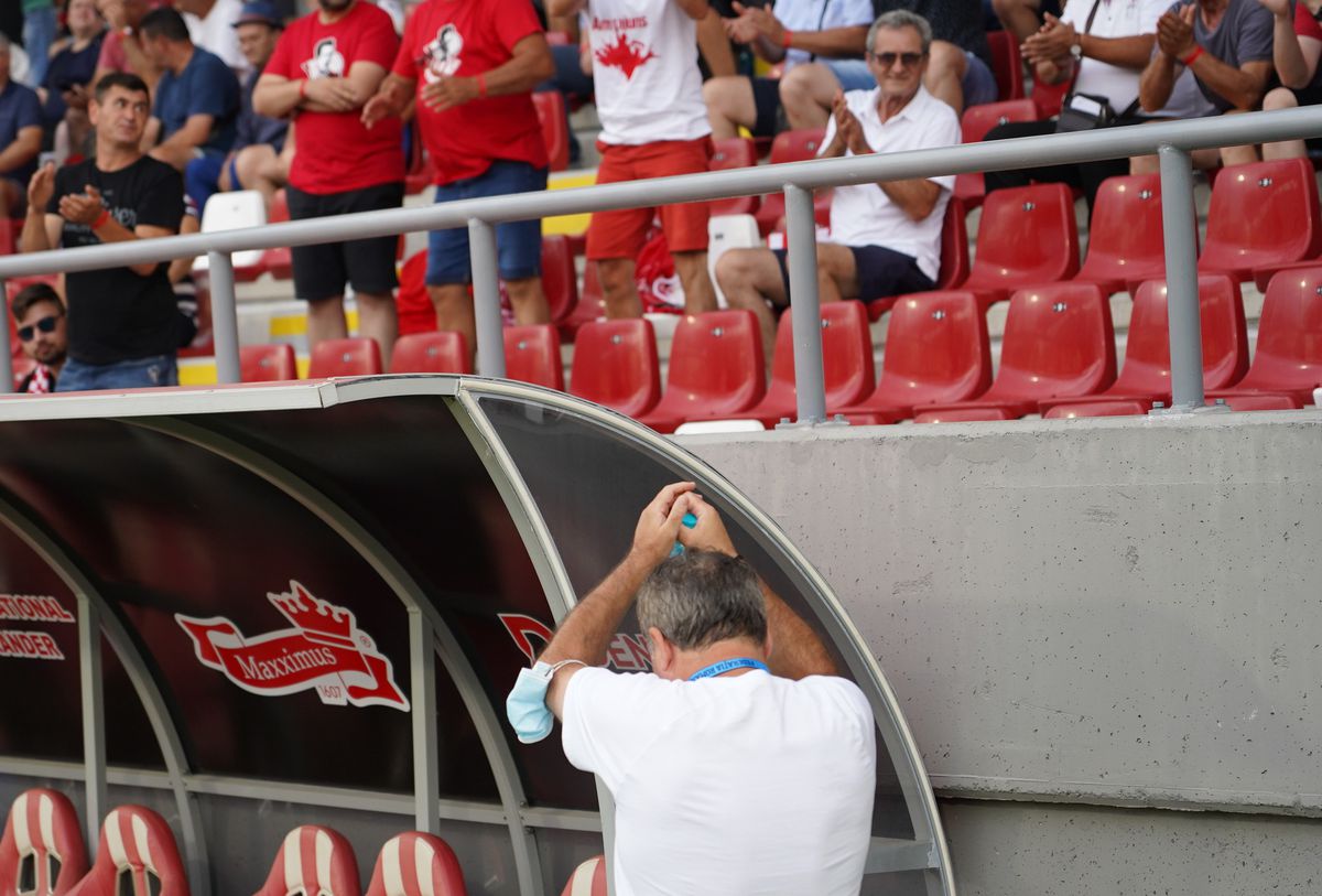 UTA - Farul 0-0 » Mai multă luptă decât fotbal » Echipa lui Hagi a jucat în 9 pe final
