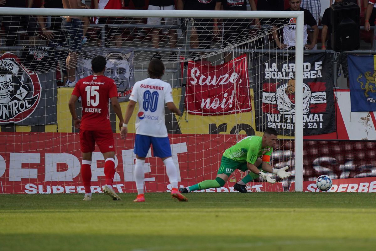 UTA - Farul 0-0 » Mai multă luptă decât fotbal » Echipa lui Hagi a jucat în 9 pe final
