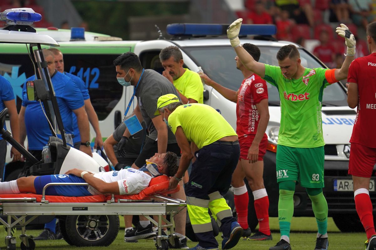 Momente de panică în UTA - Farul » Dănuleasa, inert după o ciocnire violentă! Și-a revenit la urcarea în ambulanță
