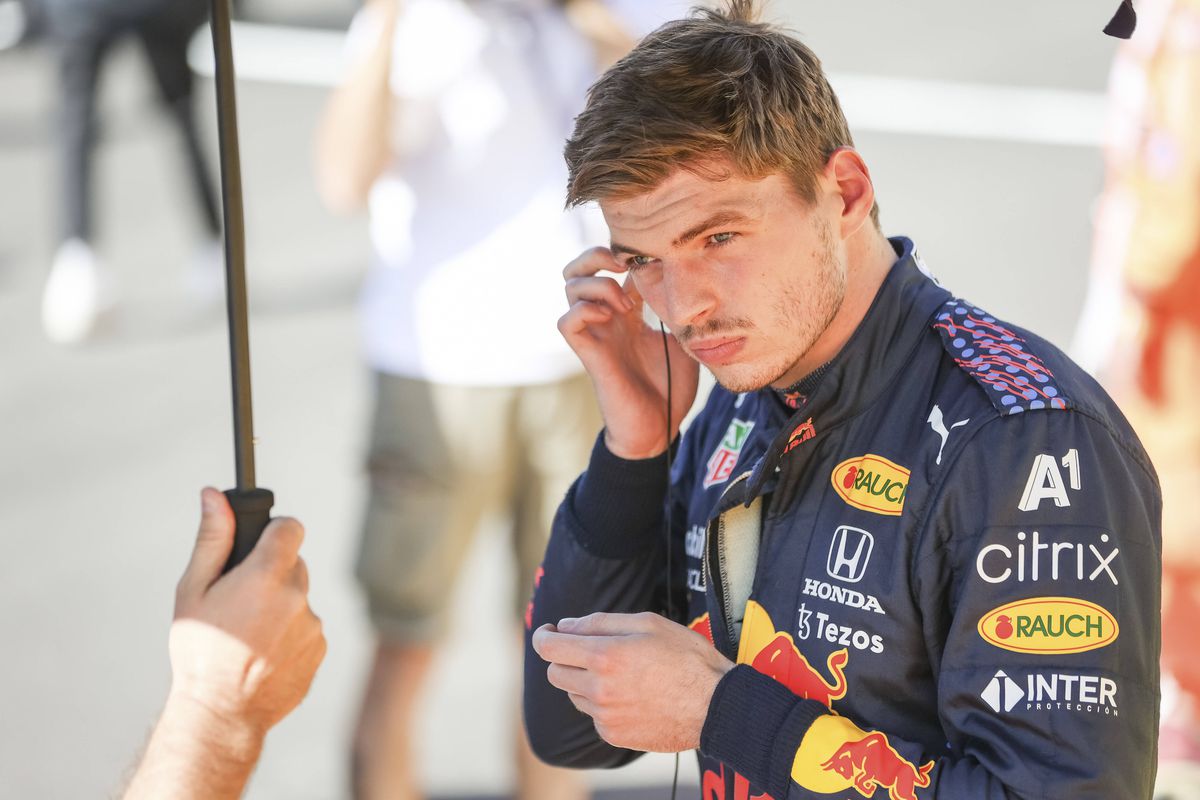 Max Verstappen nu îl iartă pe Lewis Hamilton: „Am urmărit din spital cum sărbătoreau victoria”