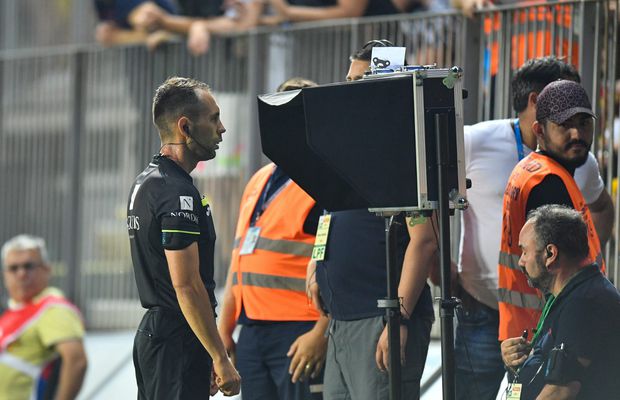 Părerea expertului, după golul anulat cu ajutorul VAR în Petrolul - Voluntari: „Iată o situație inedită! Eu l-aș fi validat”