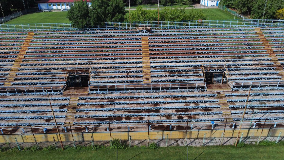 Stadion Cotroceni - Rugină și uitare în „Parcul cu platani”