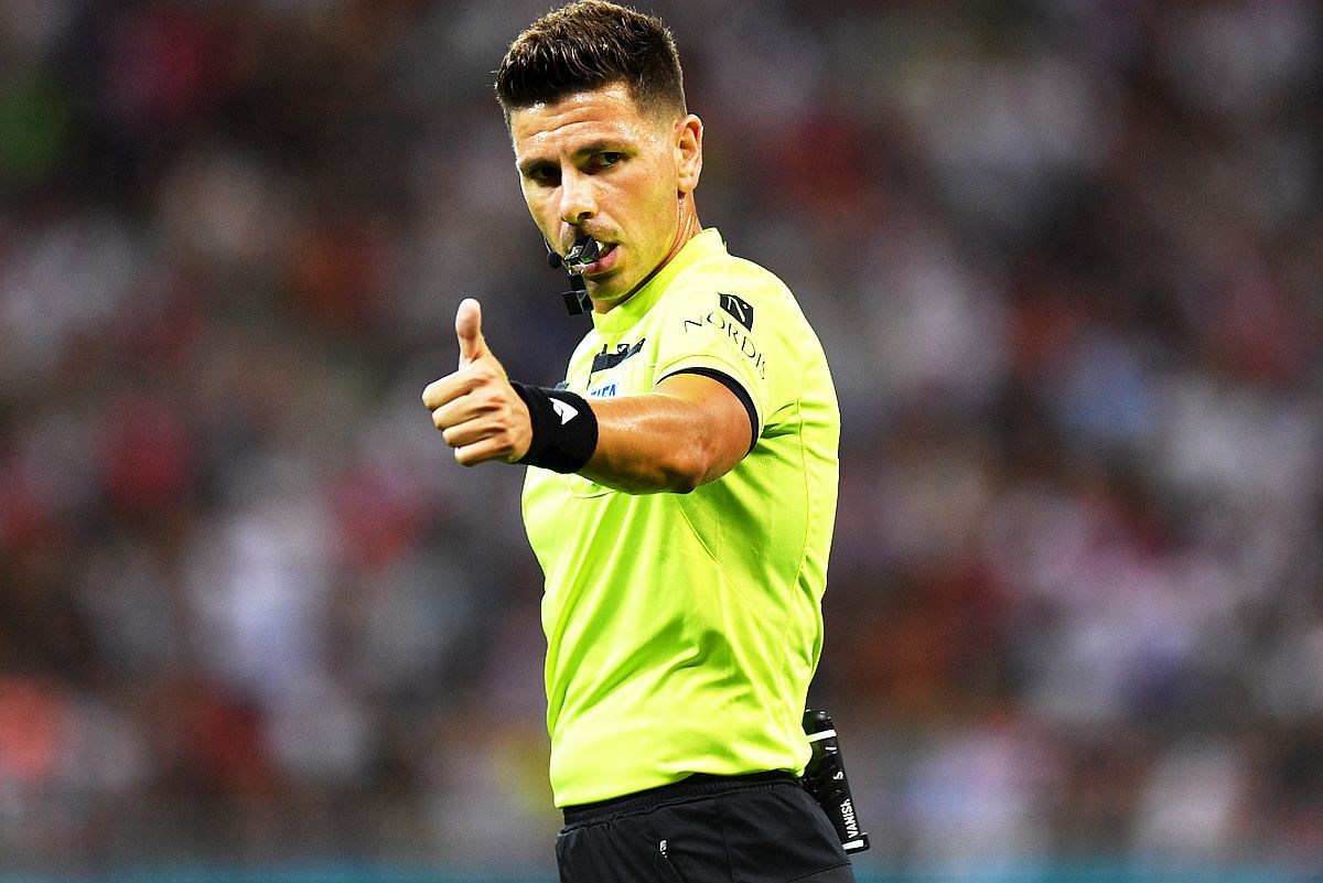 Incredibil: o problemă tehnică a privat-o pe FCSB de penalty și cartonaș roșu cu U Cluj!