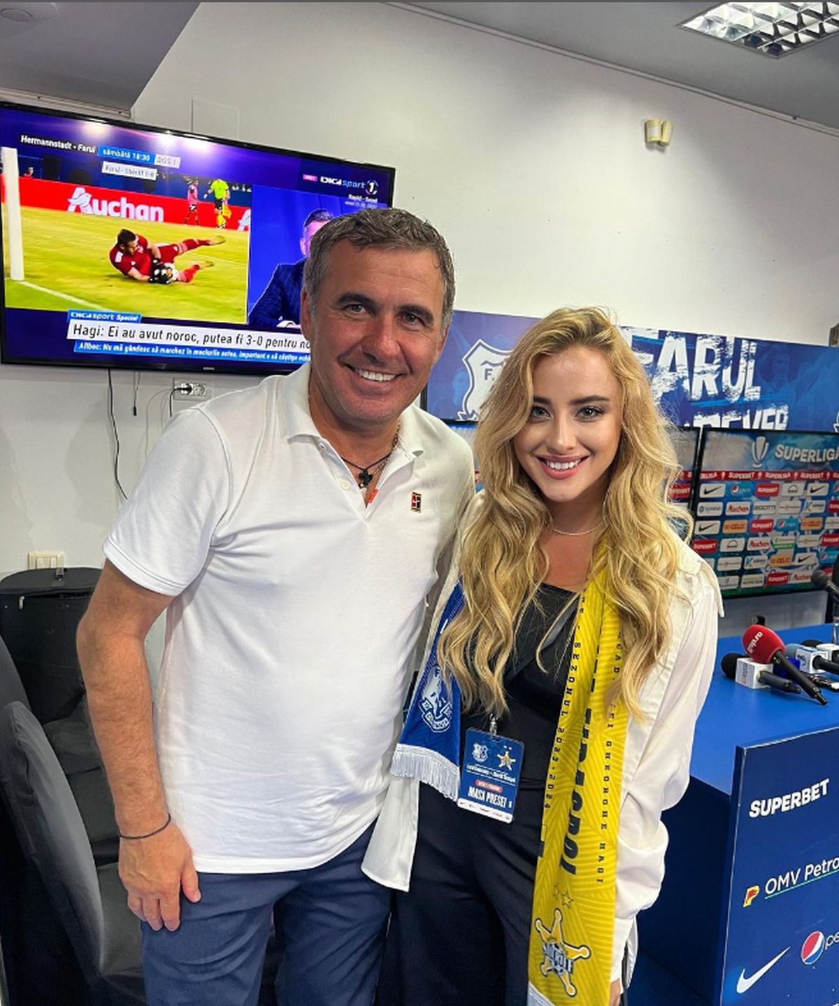 Gică Hagi, susținut de frumusețile locale la meciul cu Sheriff: „E dotată cumsecade!”