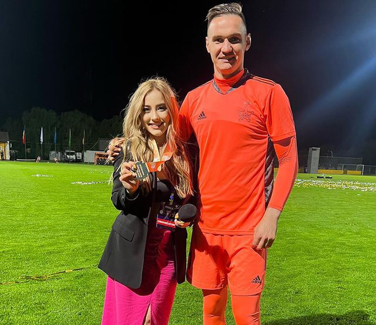 Gică Hagi, susținut de frumusețile locale la meciul cu Sheriff: „E dotată cumsecade!”