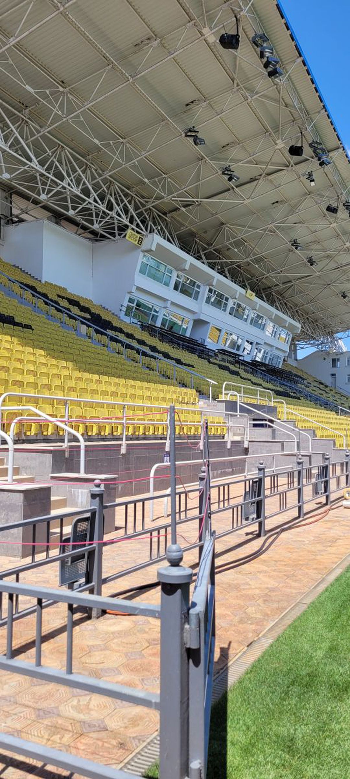 Bază de 5 stele admirată de Hagi și amintiri cu Borcea „spartanul”: „A auzit că sticla de cognac costă 100 de euro, a comandat o ladă!”