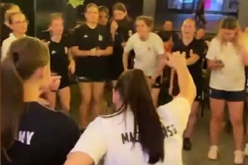 Jucătoarele din naționala Ungariei au celebrat victoria de la Europeanul U19 într-un restaurant din Pitești